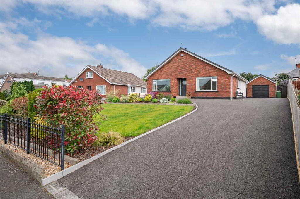 14 Richmond Park, Lisburn, BT28 2DH