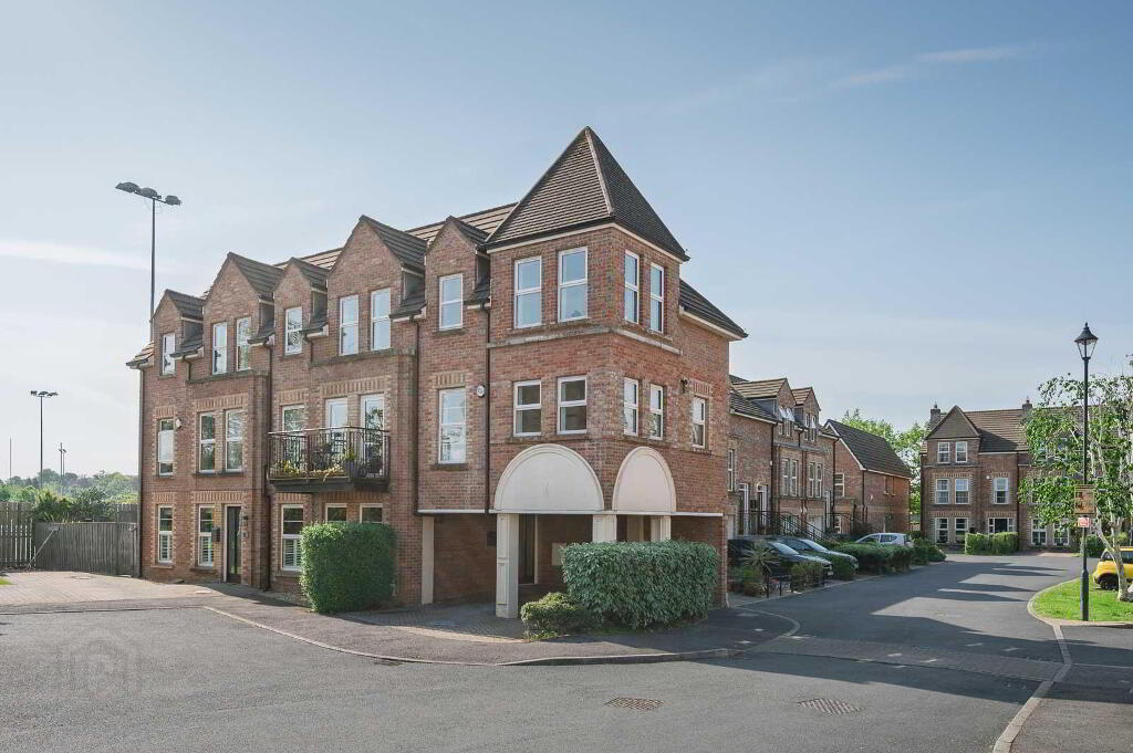 18 Strathearn Lane, Belfast, BT4 2BT