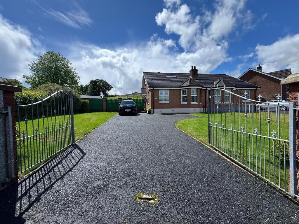 18 Mayfield Road, Hightown Road, Newtownabbey, BT36 7WE