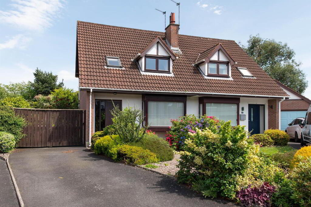 23 Meadowvale, Saintfield, Ballynahinch, BT24 7DW