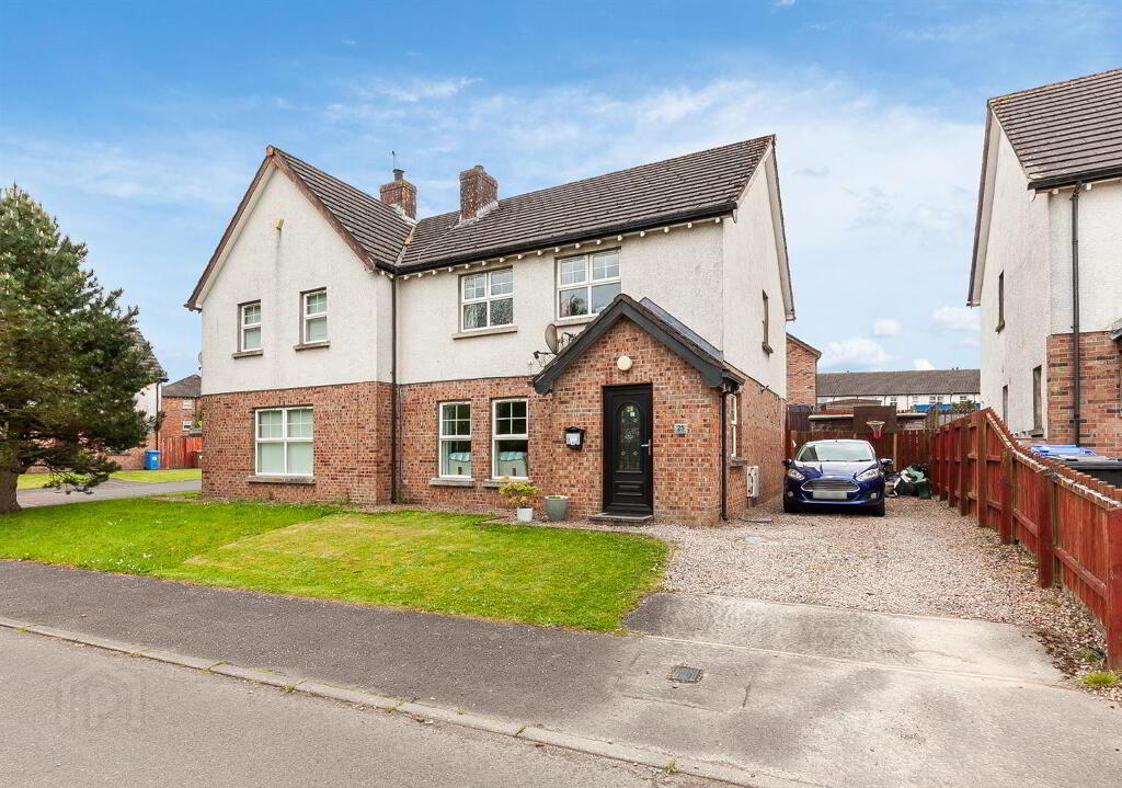 25 Lindara Drive, Larne, BT40 2FB
