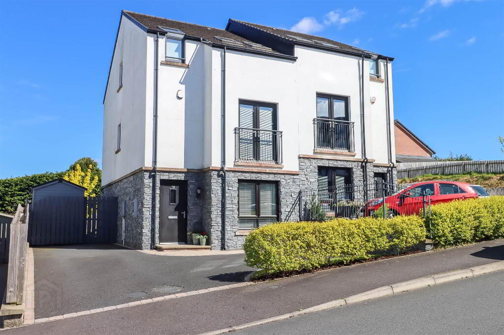 16 Fort Manor, Dundonald, Belfast, BT16 1ZA