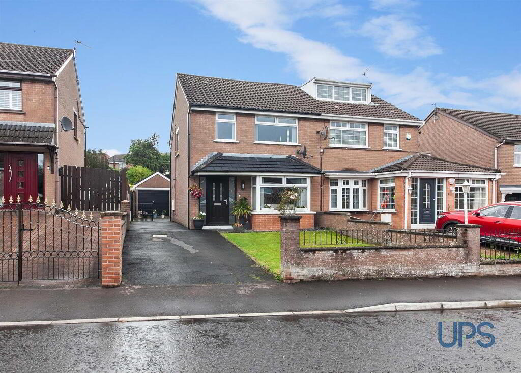 32 Coolnasilla Park West, Belfast, BT11 8JT
