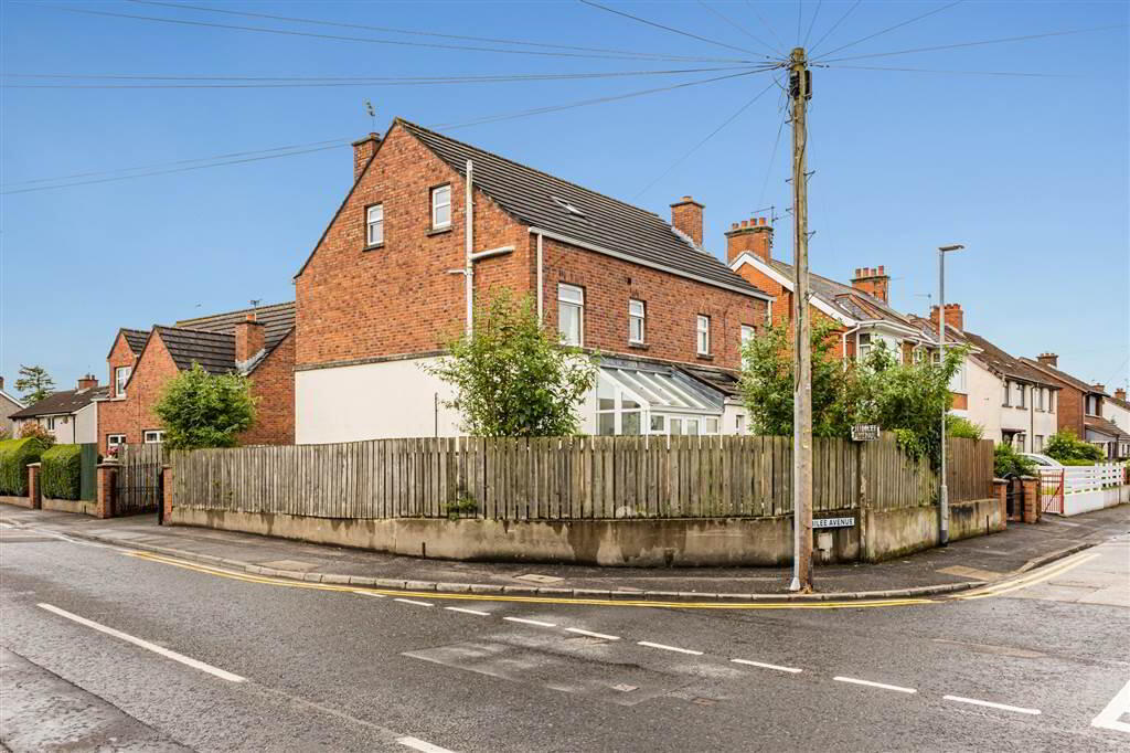 1 Jubilee Avenue, Lisburn, BT28 1EB