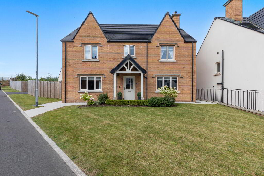 33 Ashgrove Walk, Comber, Newtownards, BT23 5PJ