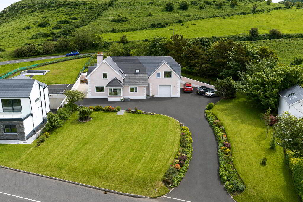 122 Whitepark Road, Ballintoy, Ballycastle, BT54 6LS