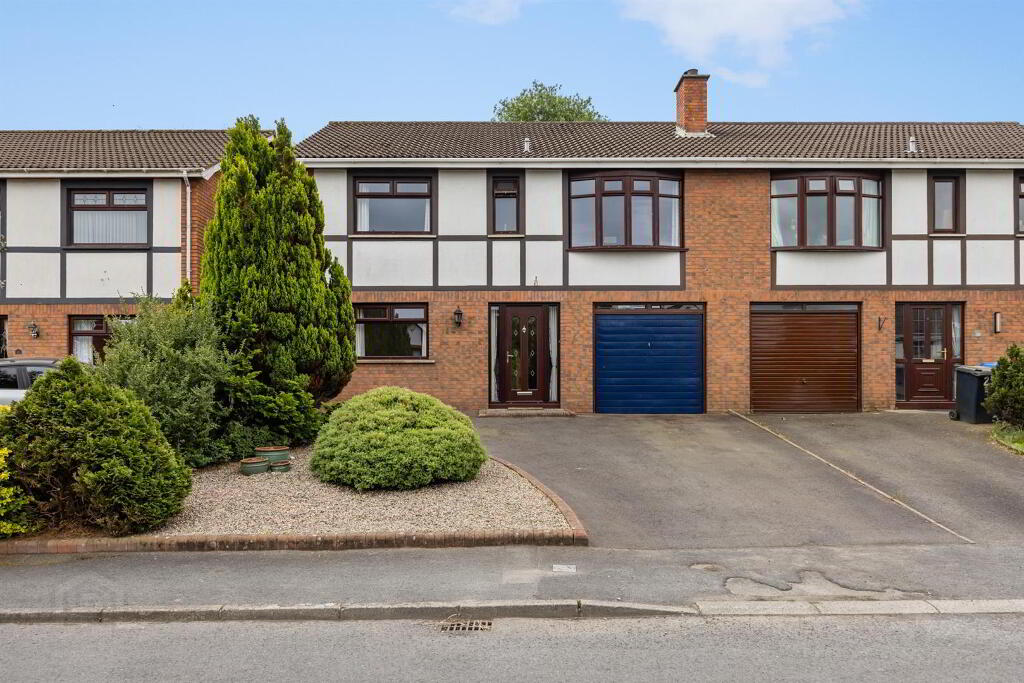 18 Forge Hill Court, Saintfield, BT24 7LW