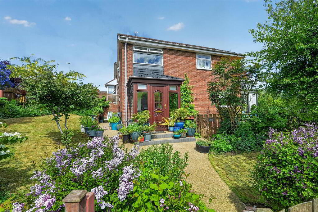 27 Glendun Park, Dunmurry, Belfast, BT17 9AY