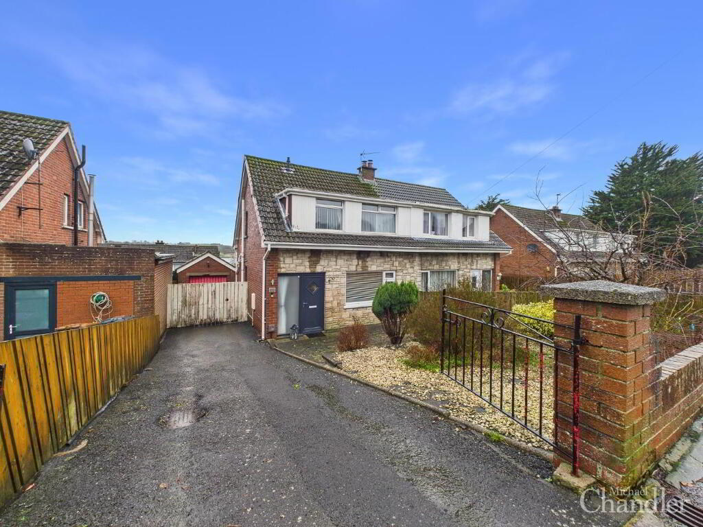 68 Ivanhoe Avenue, Carryduff, Belfast, BT8 8BW