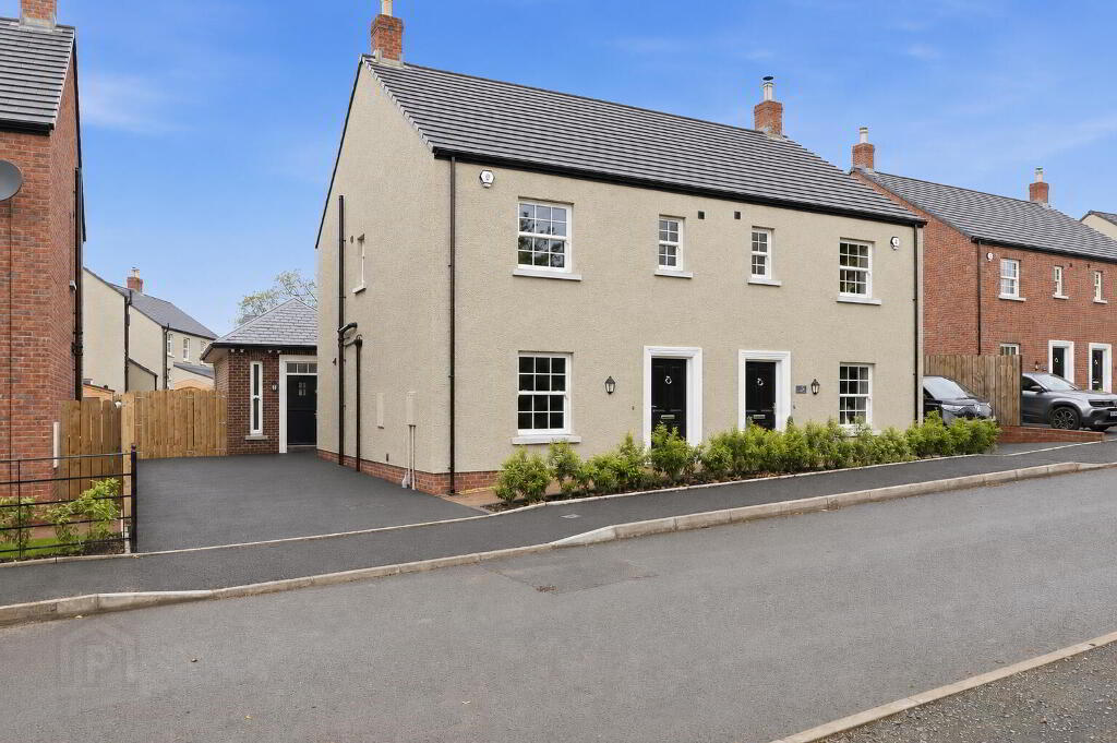 31 Charlestown Hall Lane, Lisburn, BT28 0AH