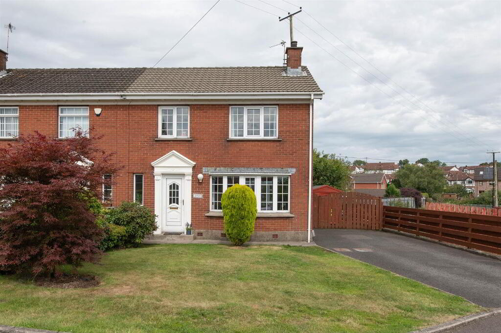 7 Winchester Grove, Carryduff, Belfast, BT8 8QF