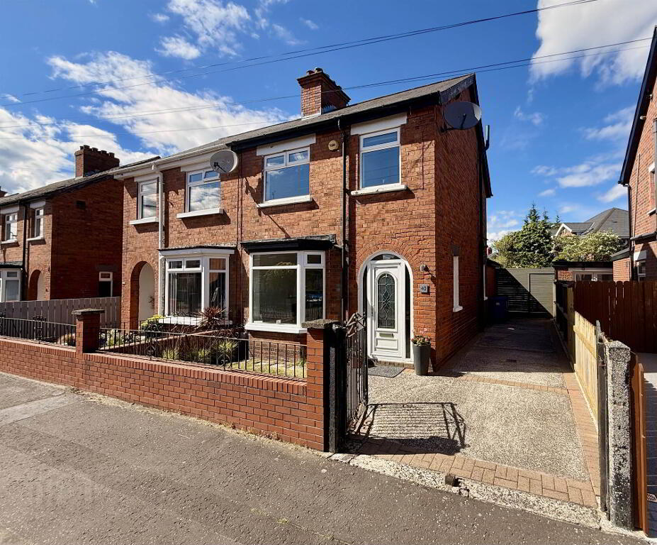 40 Loopland Drive, Cregagh, Belfast, BT6 9DX