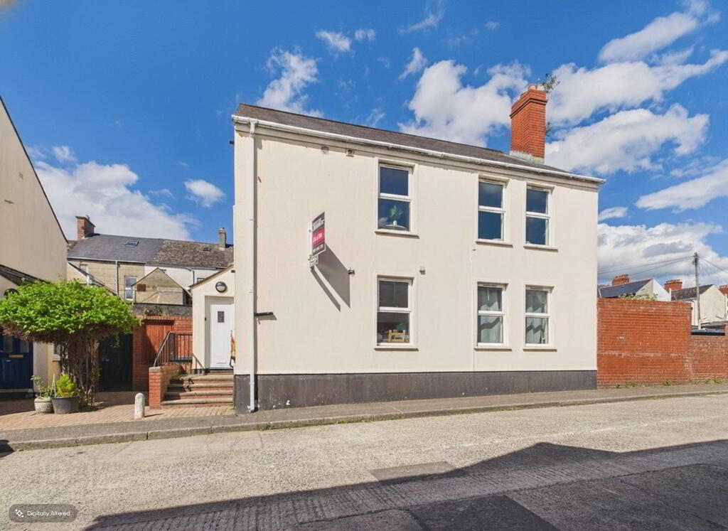 8 Dundela Court, Belfast, BT4 3BG