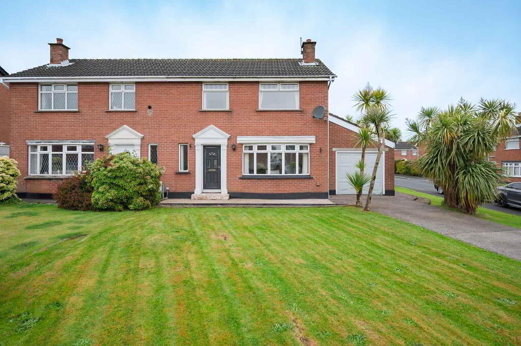 10 Cloverhill Close, Bangor, BT19 6PD