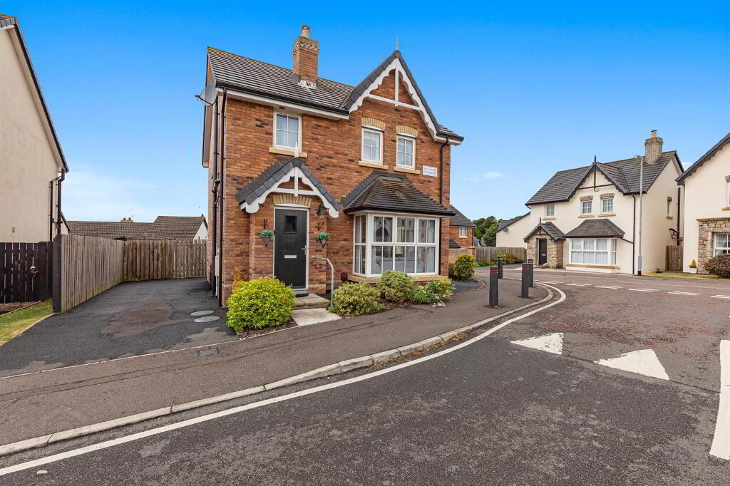 16 River Hill Park, Newtownards, BT23 7FJ