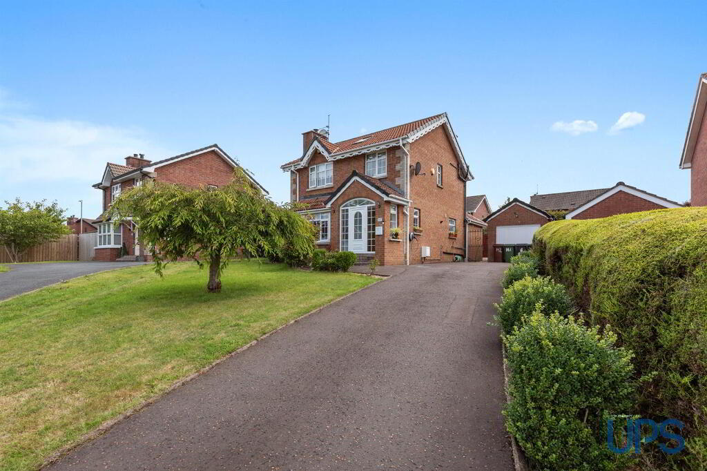 147 Lagmore Dale, Stewartstown Road, Dunmurry, Belfast, BT17 0TF