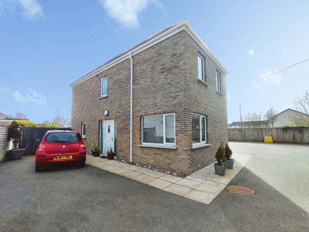 22 Cambridge Park, Coleraine, BT52 2QT