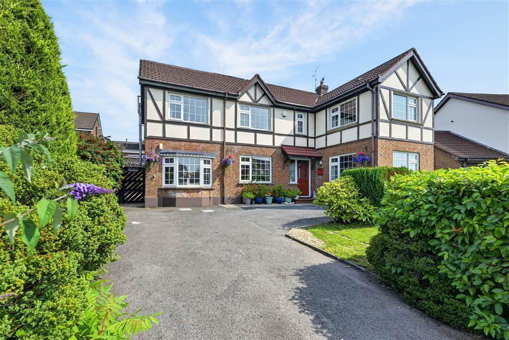 10 Baronscourt Gardens, Carryduff, Belfast, BT8 8EW