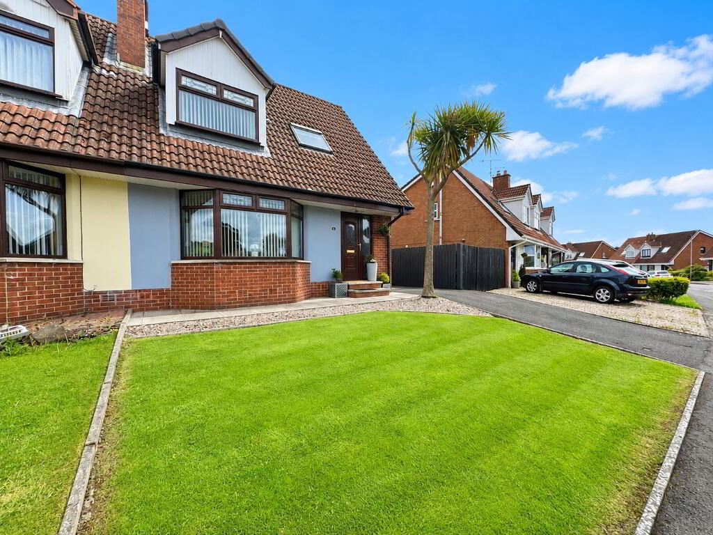 6 Hillview Road, Carrickfergus, BT38 8YW