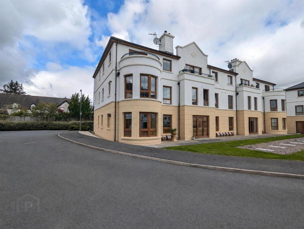 28 Brooklands Grove, Newcastle, BT33 0GJ