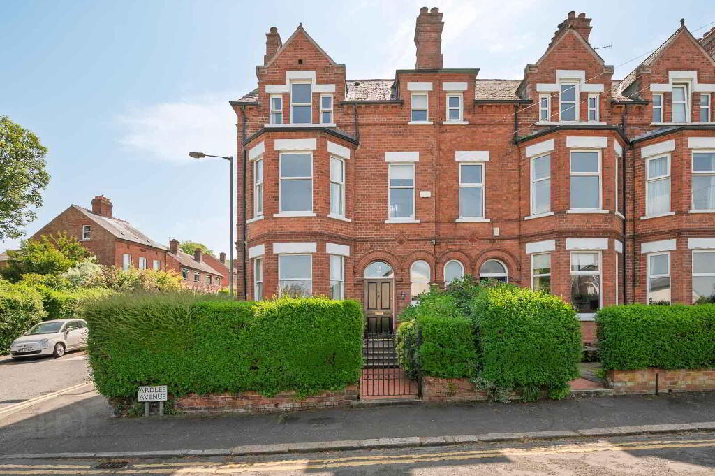 2 Ardlee Avenue, Holywood, BT18 9LT