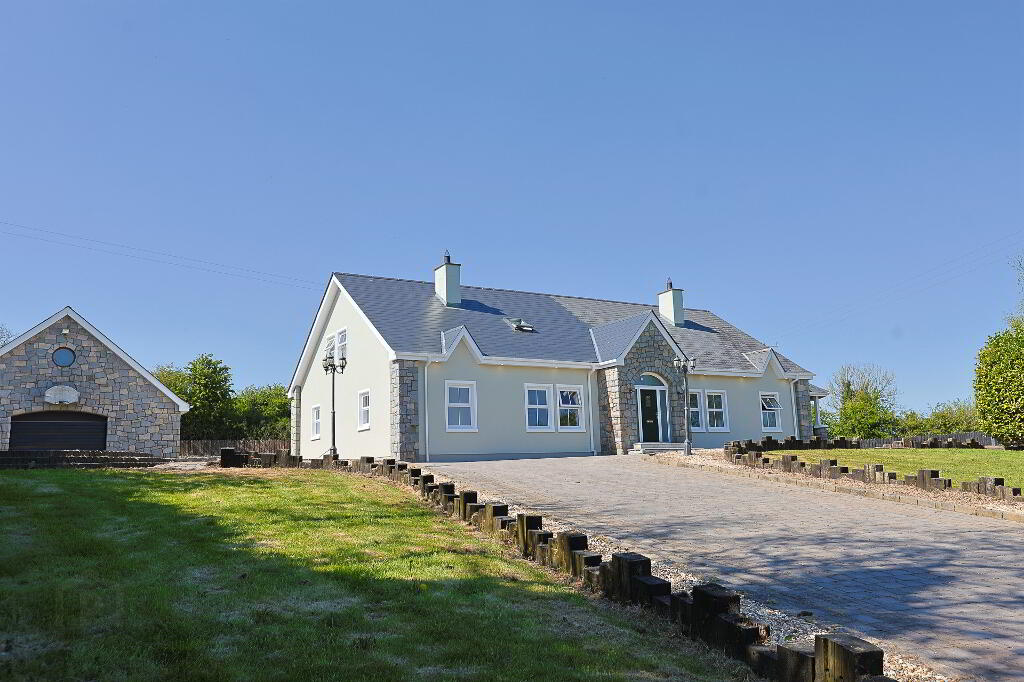 16 Carrowbane Road, Camlough, BT35 7QH