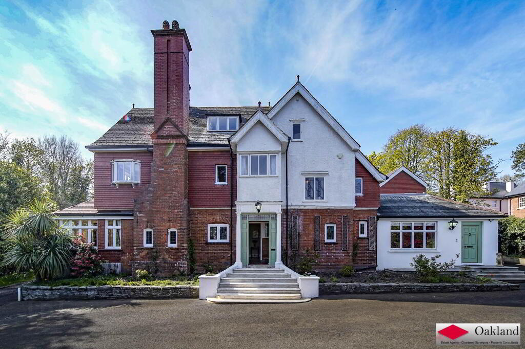 Dunruadh, 68 Culmore Road, Derry, BT48 8JB