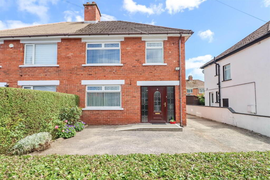 4 Cumberland Drive, Dundonald, Belfast, BT16 2AS