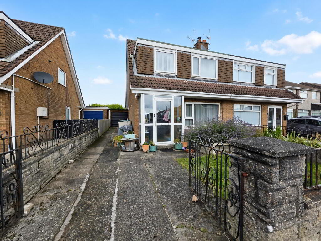 3 Castle Road, Carrickfergus, BT38 7JY