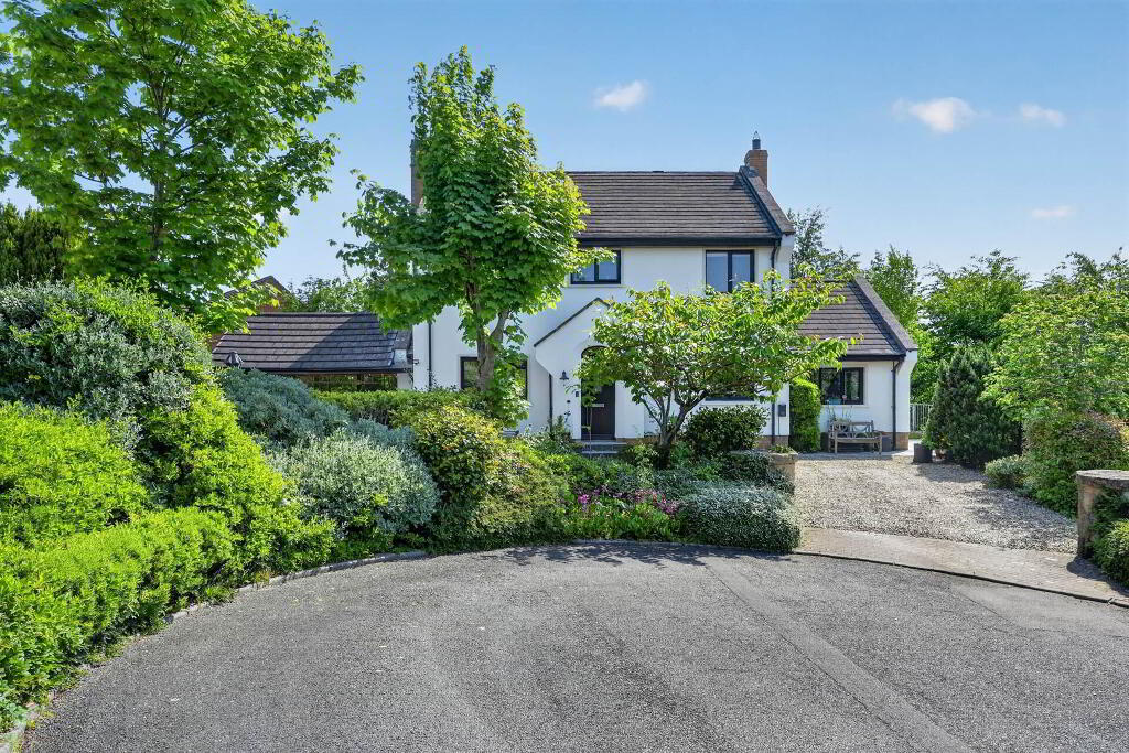 12 Royal Lodge Avenue, Belfast, BT8 7YR