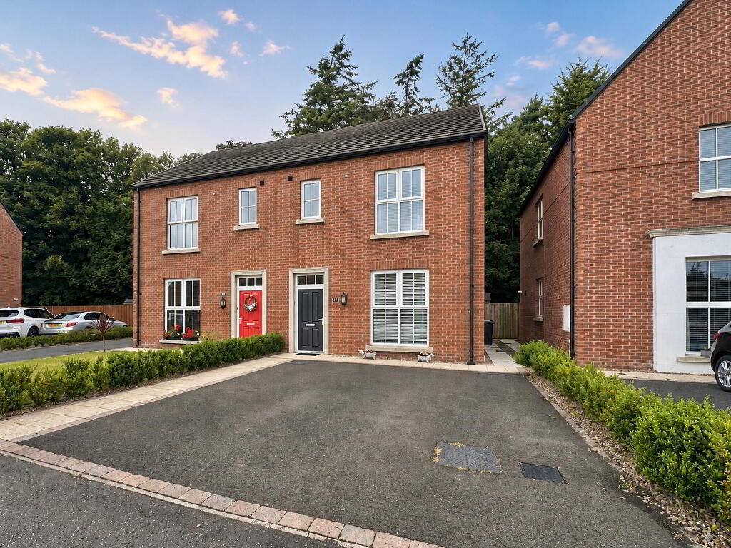 52 Eaton Park, Dunmurry, Belfast, BT17 9FX
