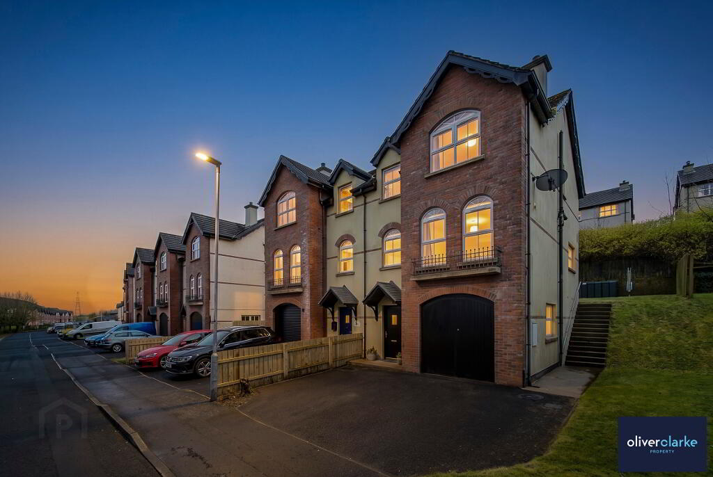 74 Foxhill, Waterside, Derry, BT47 2TN