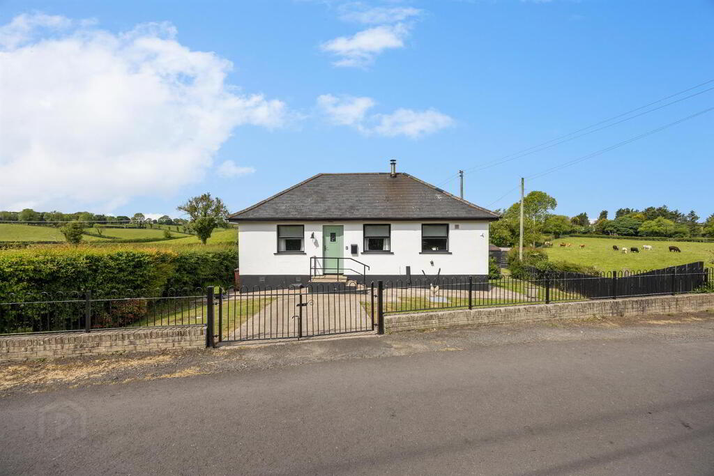 71 Lough Road, Lisburn, BT27 6TS