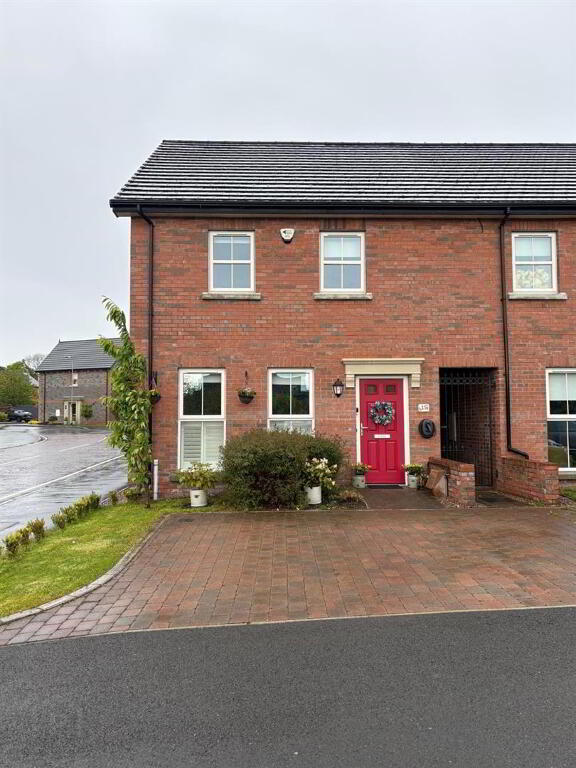 15 Meadow Crescent, Off Magheralave Road, Lisburn, BT28 3RN