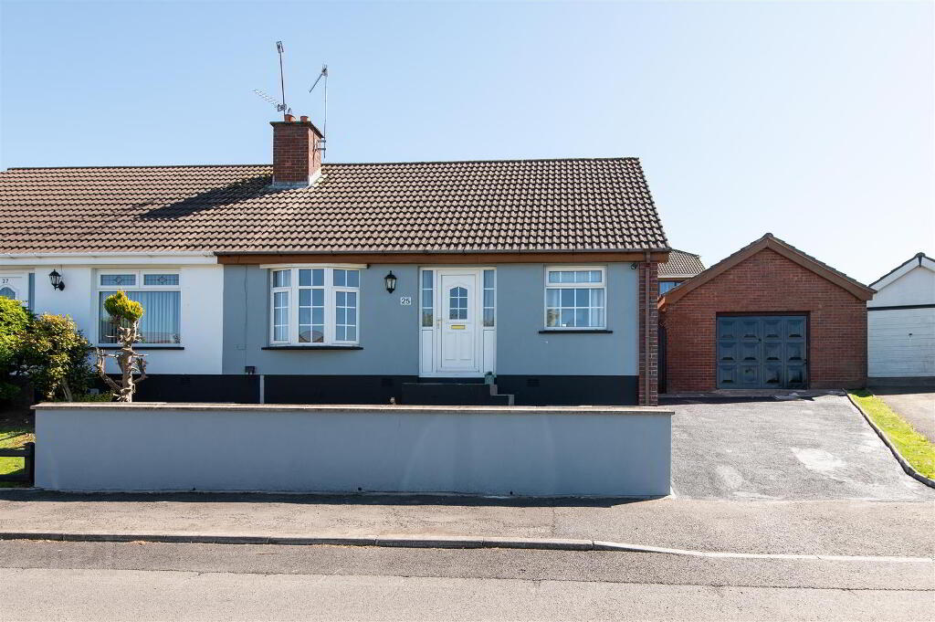 25 Lynn Avenue, Dromore, BT25 1PZ