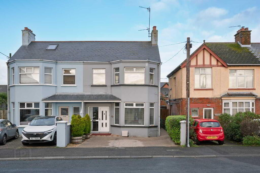 13 Kinnegar Road, Holywood, BT18 9JN