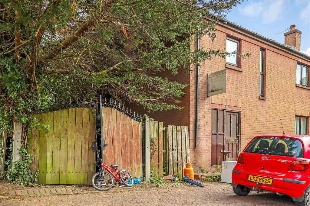 2 Glenwood Green, Dunmurry, Belfast, BT17 0QX