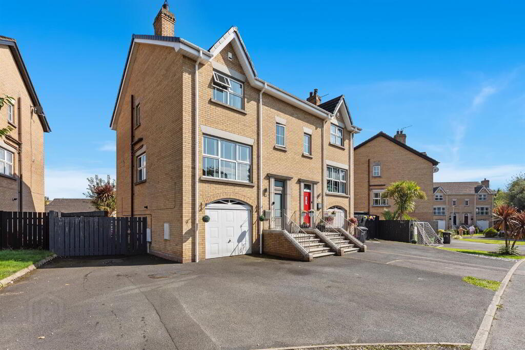 32 Ardvanagh Avenue, Conlig, Newtownards, BT23 7XE