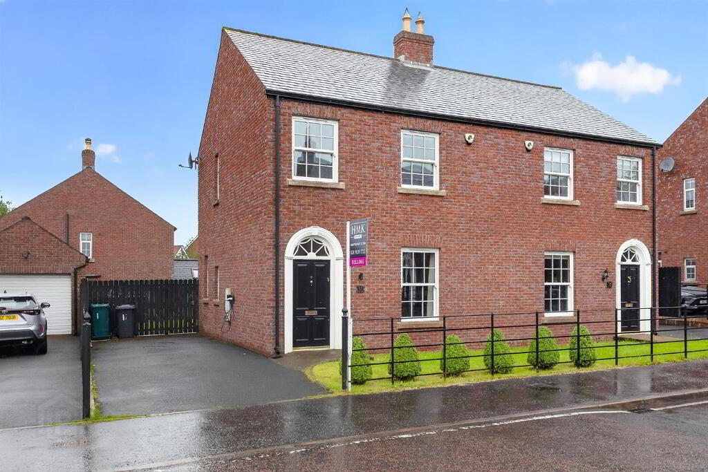 12 Breton Avenue, Lisburn, BT28 3XZ