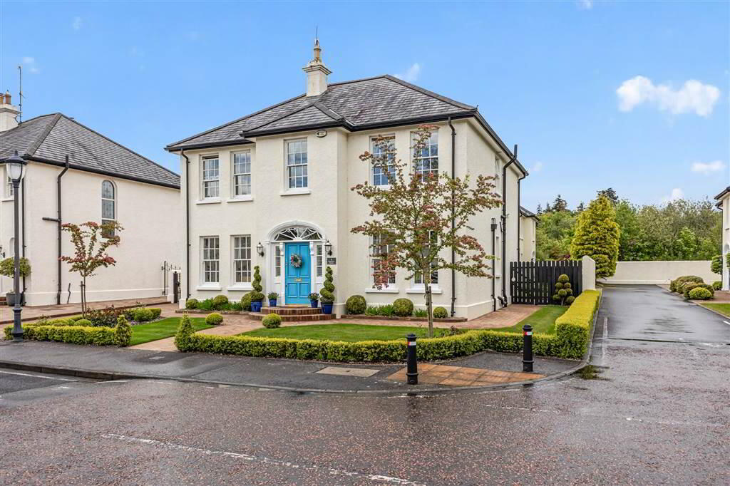 6 Royal Park Avenue, Royal Hillsborough, BT26 6SL