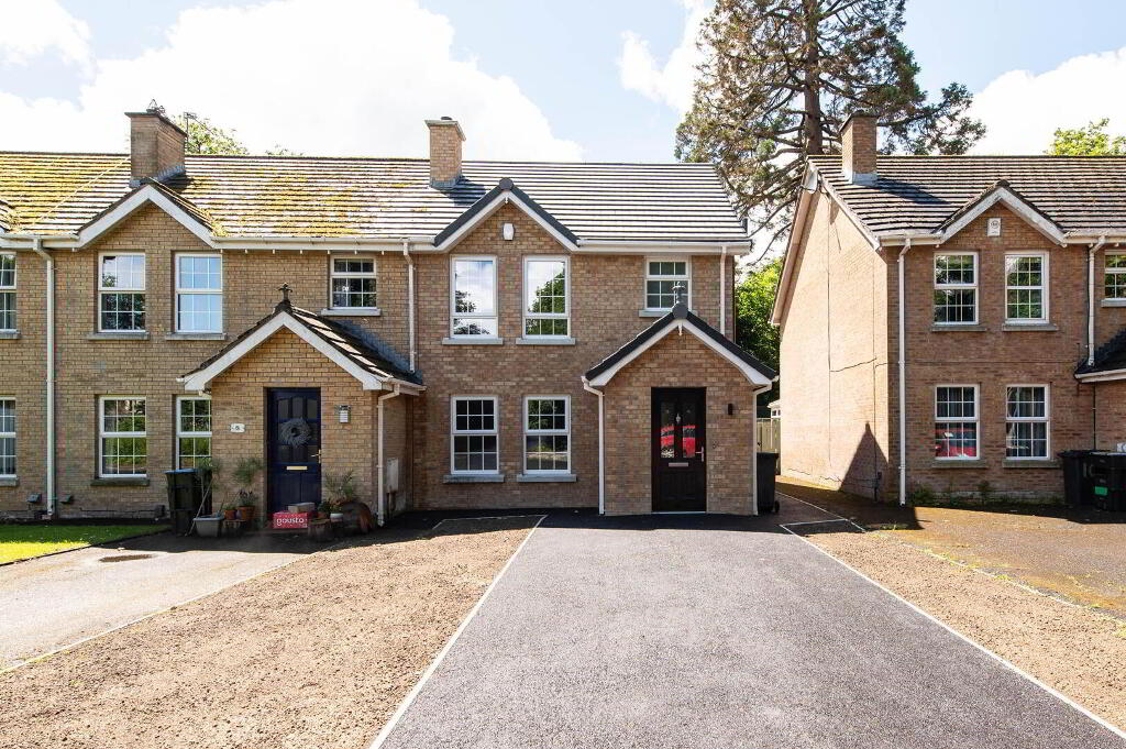 8 Glenavna Manor, Jordanstown, Newtownabbey, BT37 0HW