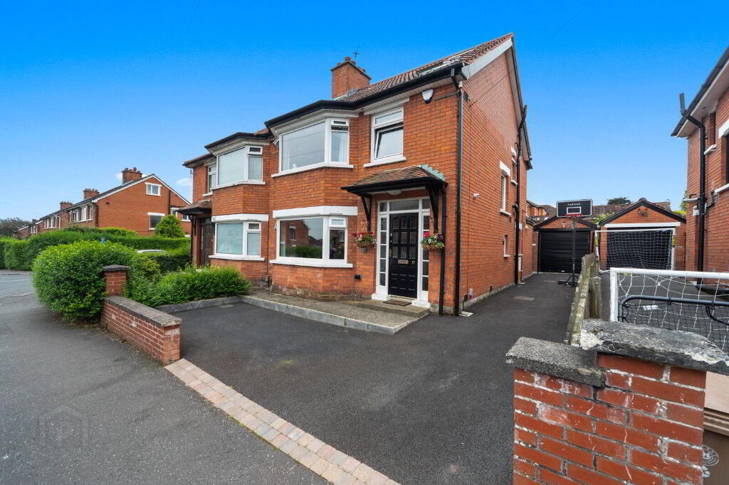 17 Cricklewood Park, Belfast, BT9 5GU