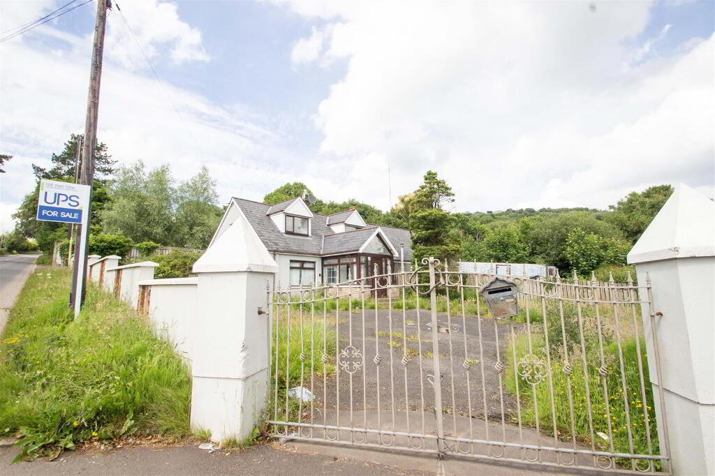 7 Hannahstown Hill, Hannahstown, Belfast, BT17 0LT