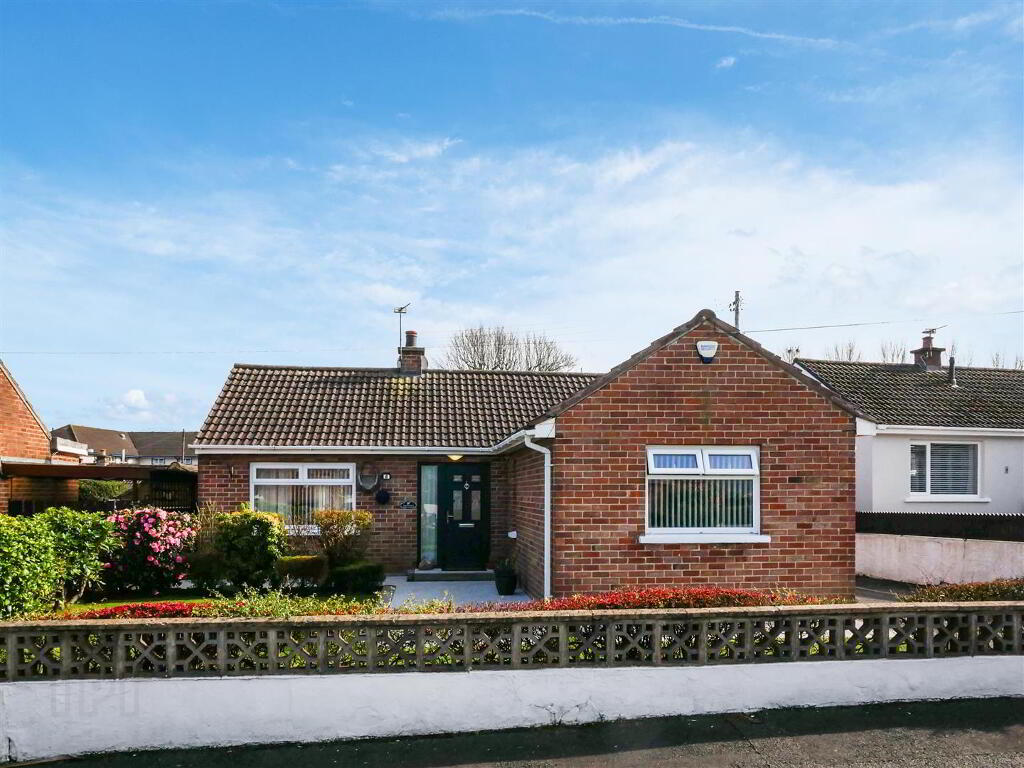 6 Hollygate Park, Church Road, Carryduff, Belfast, BT8 8DZ