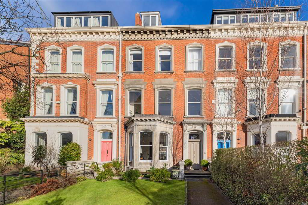 17 College Gardens, Off Malone Road, Belfast, BT9 6BQ