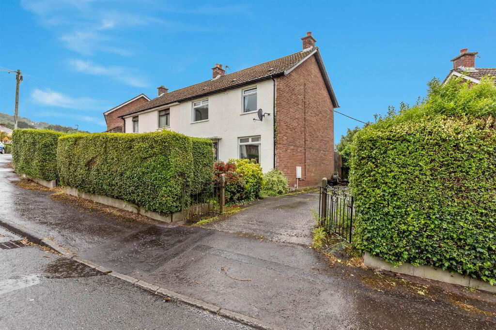 30 Firmount Crescent, Holywood, BT18 9QL