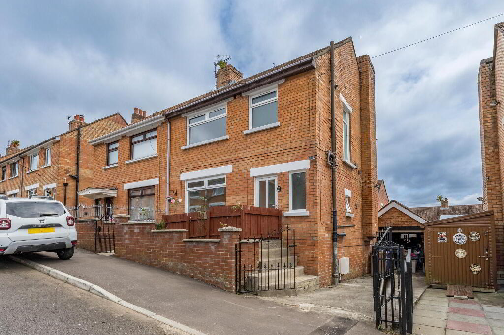 27 Glenside Park, Belfast, BT14 8BG