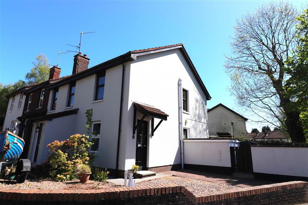 32 River Court, River Road, Dunmurry, Belfast, BT17 9DY