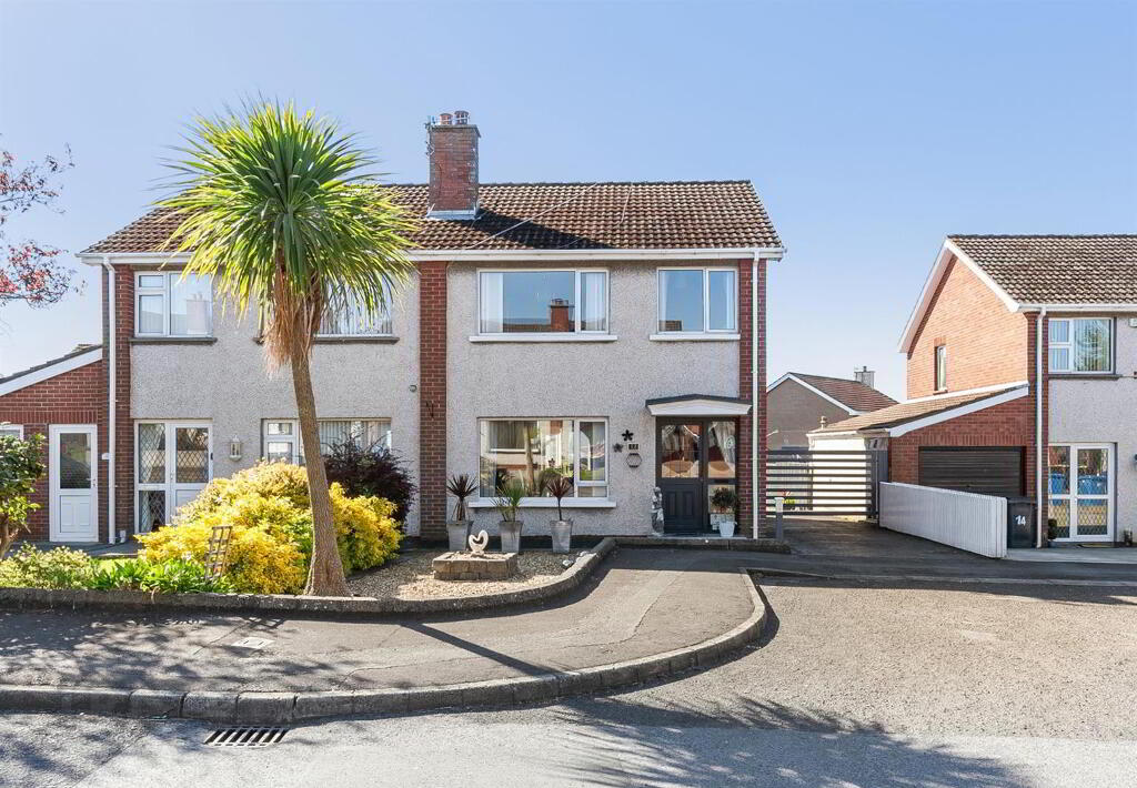 12 Greenland Grove, Larne, BT40 1DP