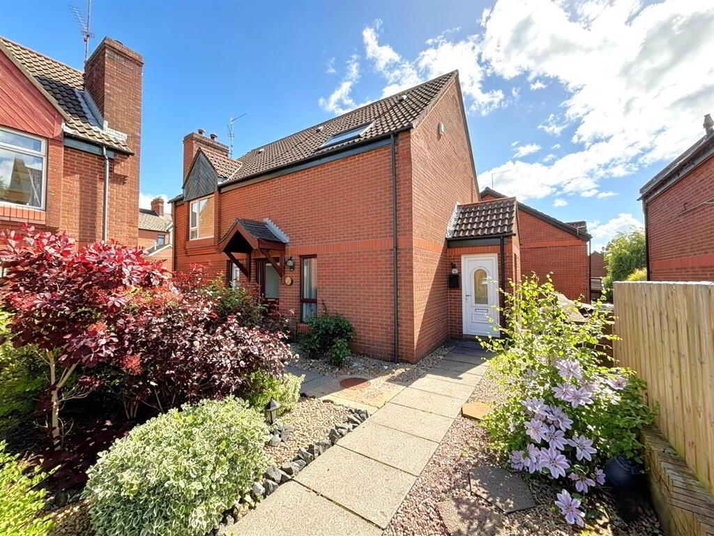 13 Chichester Gardens, Belfast, BT15 5FS
